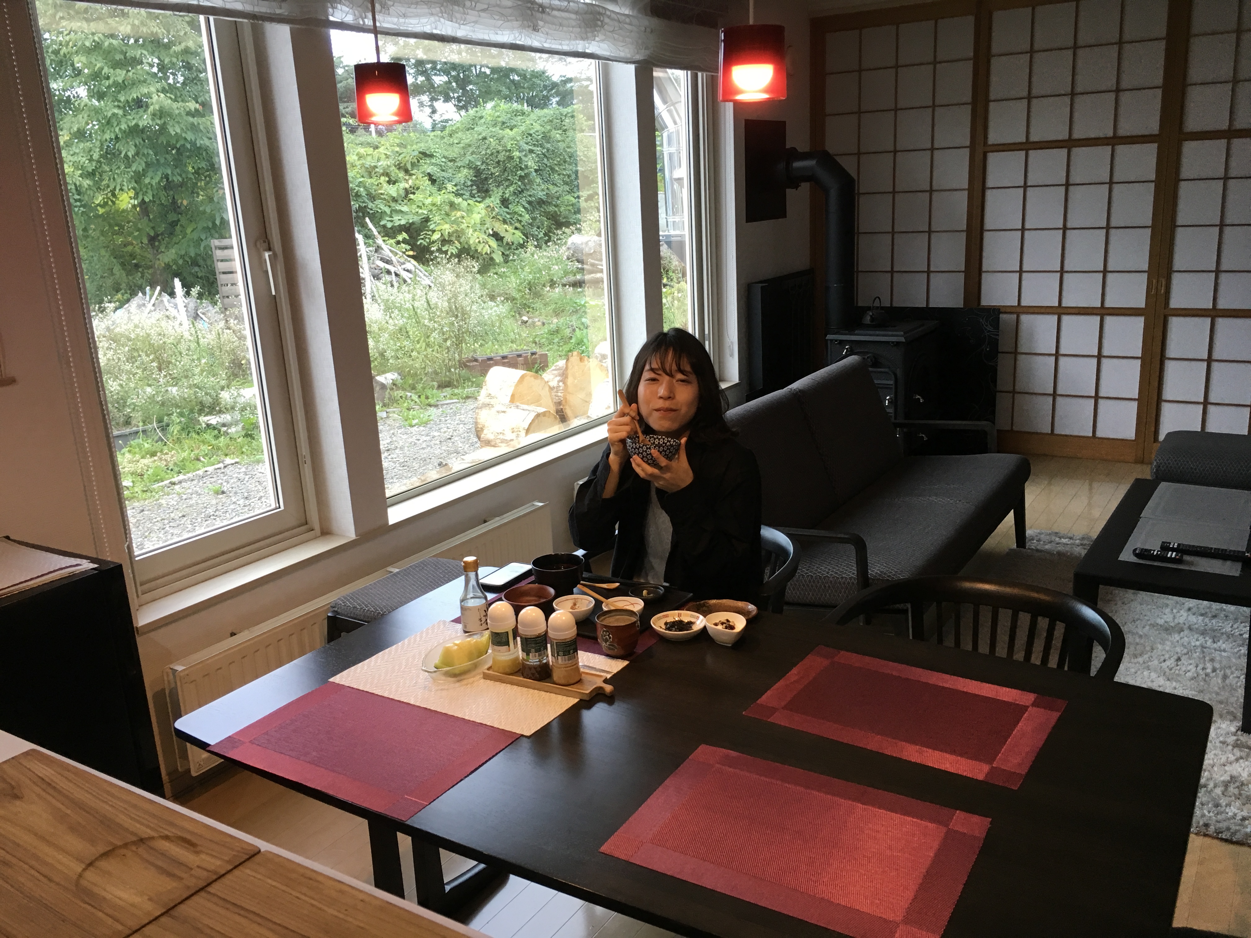 女性一人旅