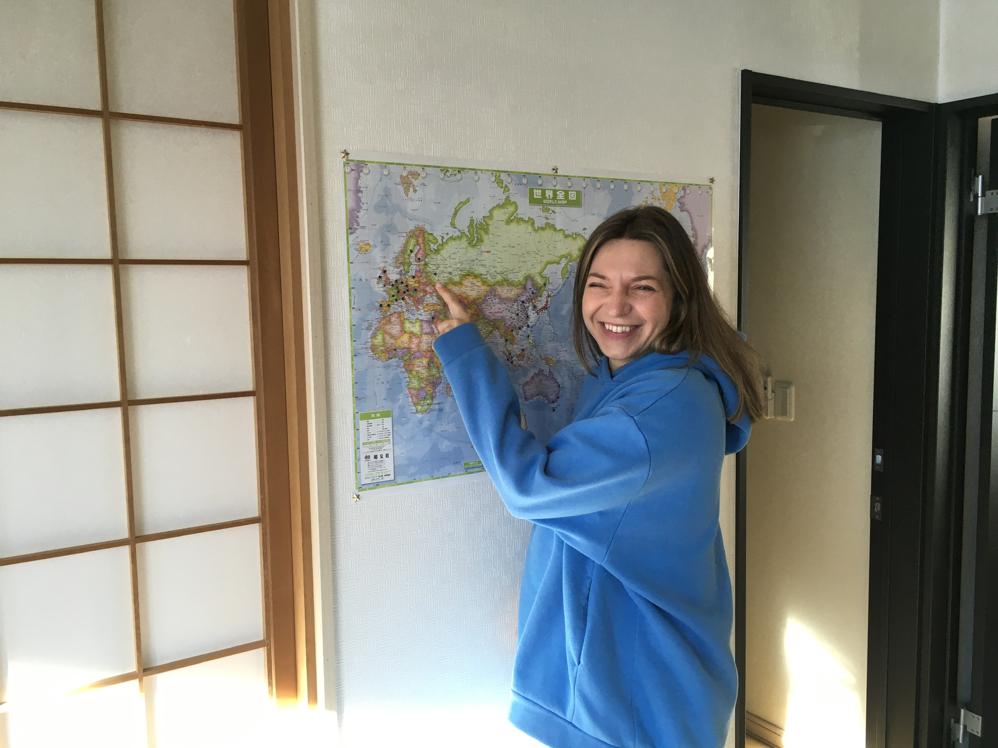 女性一人旅